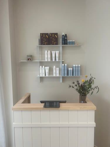 Customer photo review of Wall Mounted Adjustable Shelf