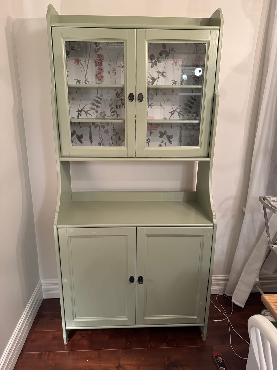 Customer photo review of Wildflower Wallpaper