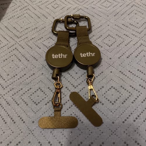 Customer photo review of Tethr Retractable Phone Leash
