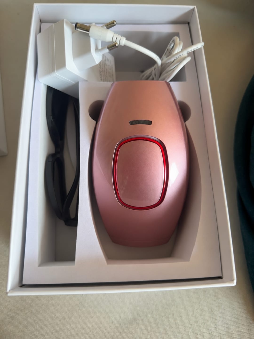 Customer photo review of Voise IPL hair removal device FR