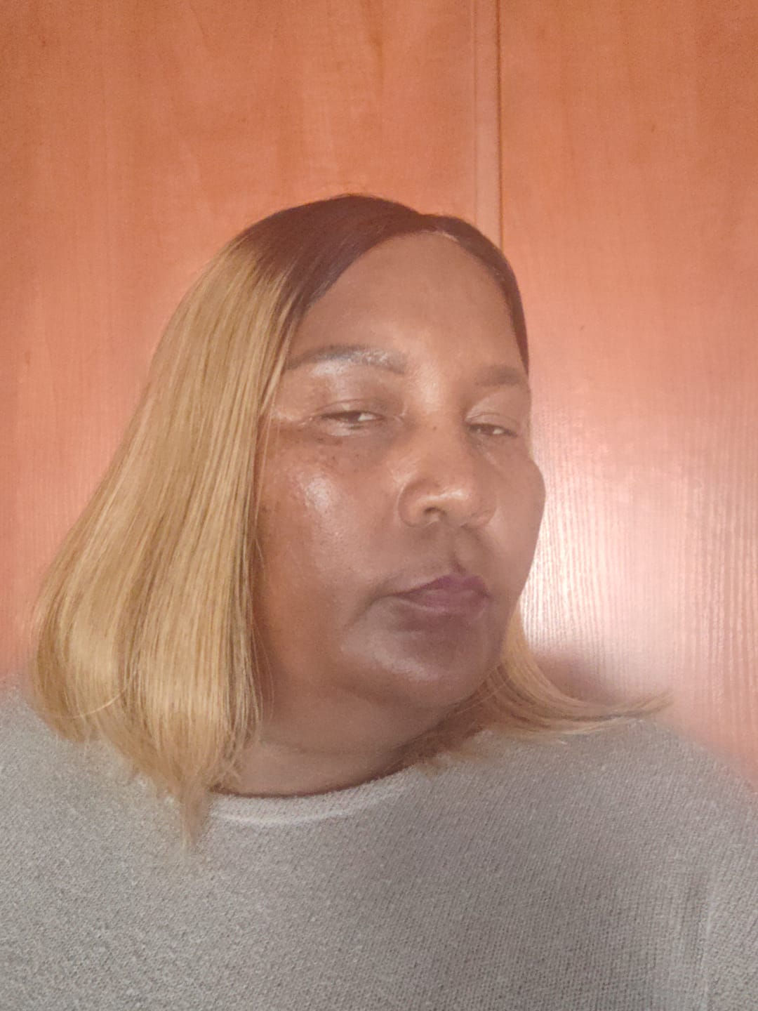 Customer photo review of 8-14" Kim K Double-Drawn Bob Wig- 2x6 Closure | Various Colours