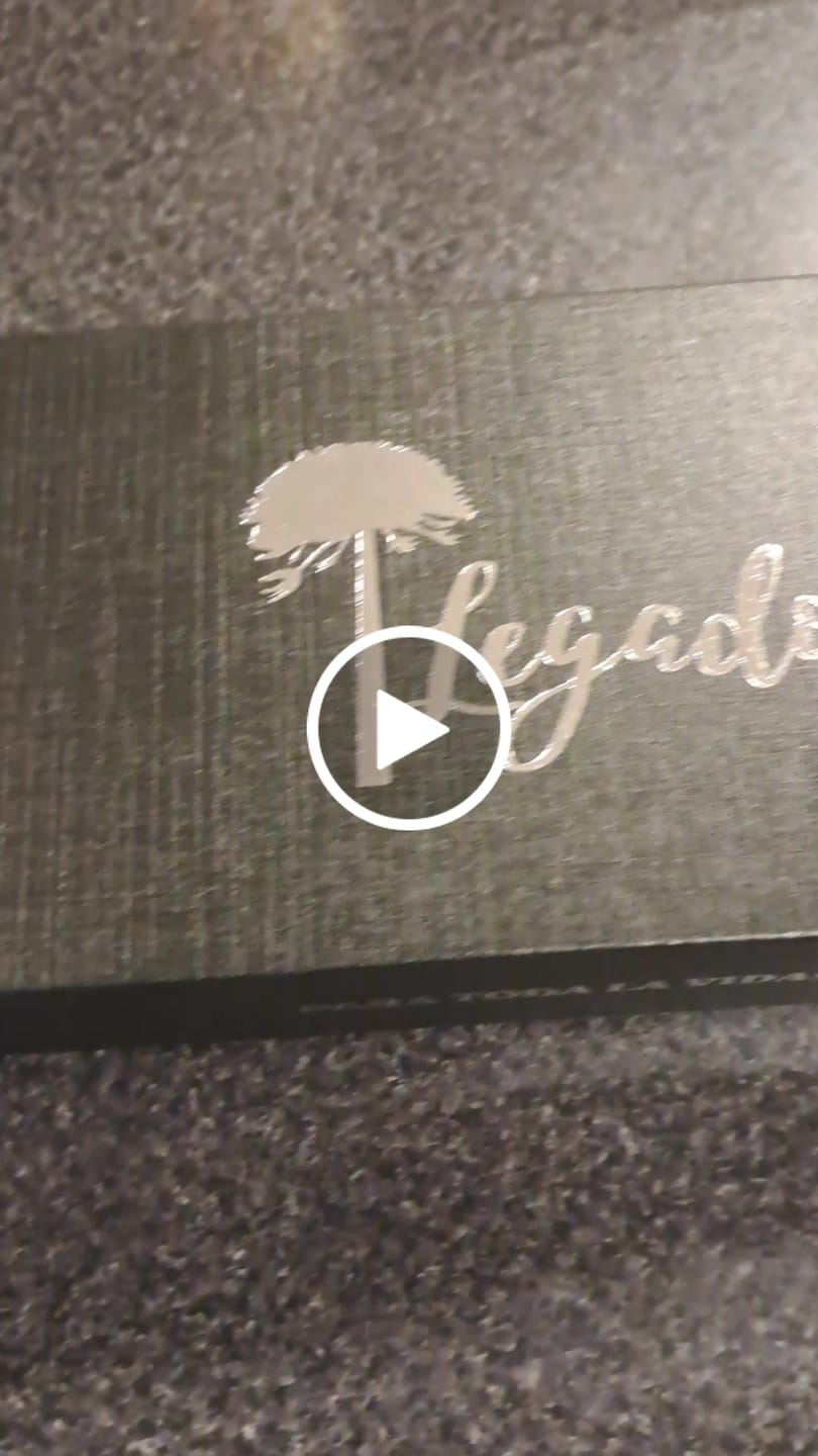 Customer video review of Cuchillo Kiritsuke Damasco 67 capas hoja 20 cm - MEDIA NOCHE