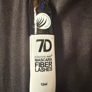 Customer photo review of Volume e Lunghezza Mascara a Fibre di Seta Resistente all'Acqua