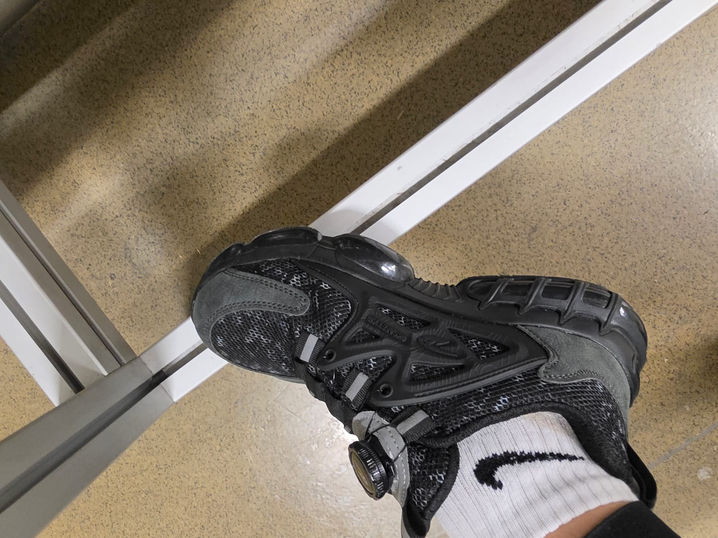 Customer photo review of Chaussures de Sécurité avec Bouton Rotatif - Parker en Acier & Coussin d'Air