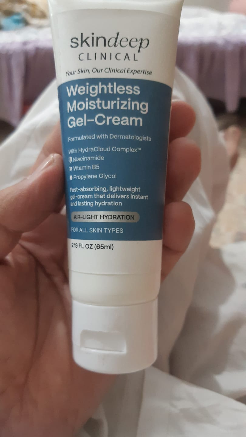 Customer photo review of Weightless Moisturizing Gel-Cream