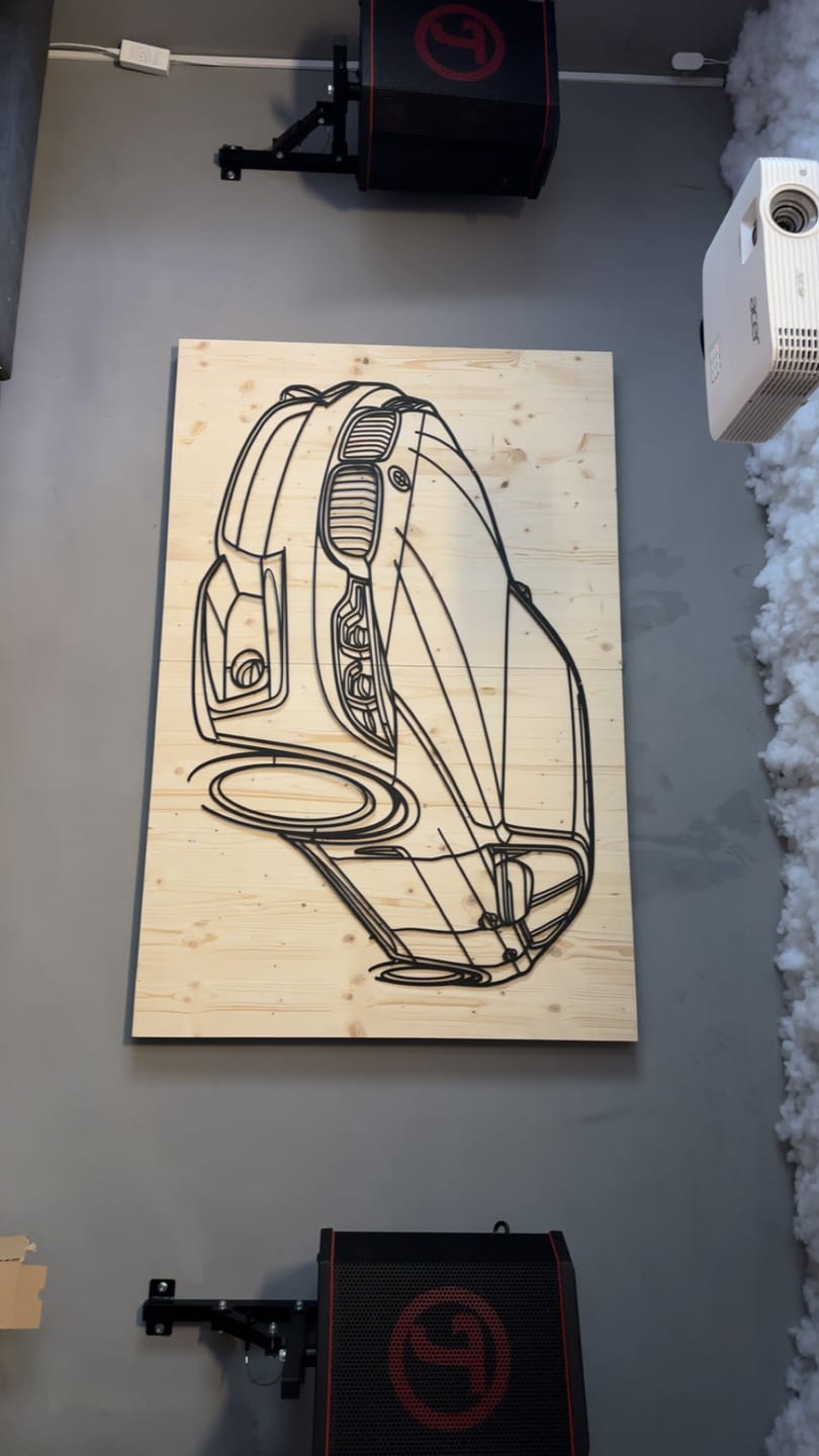Customer photo review of Ihr individueller Metallwandkunst-Service für Autosilhouetten