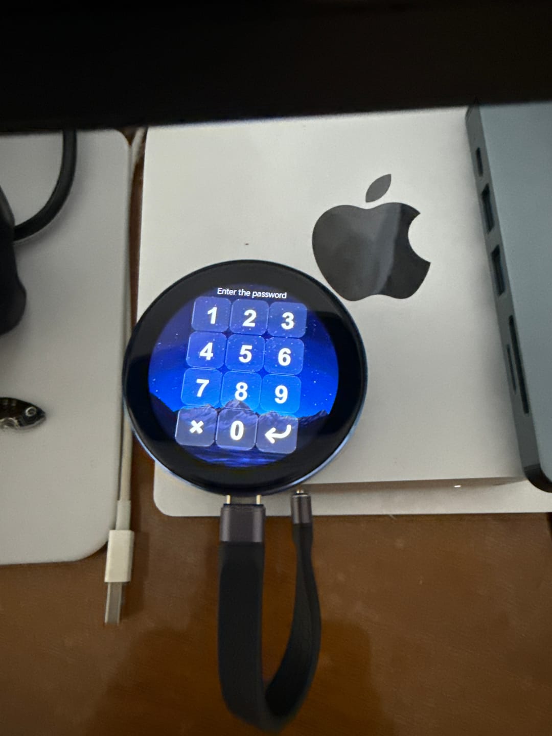 Customer photo review of MD600 20Gbps Magnetic Portable SSD with Password Protection and Smart Display