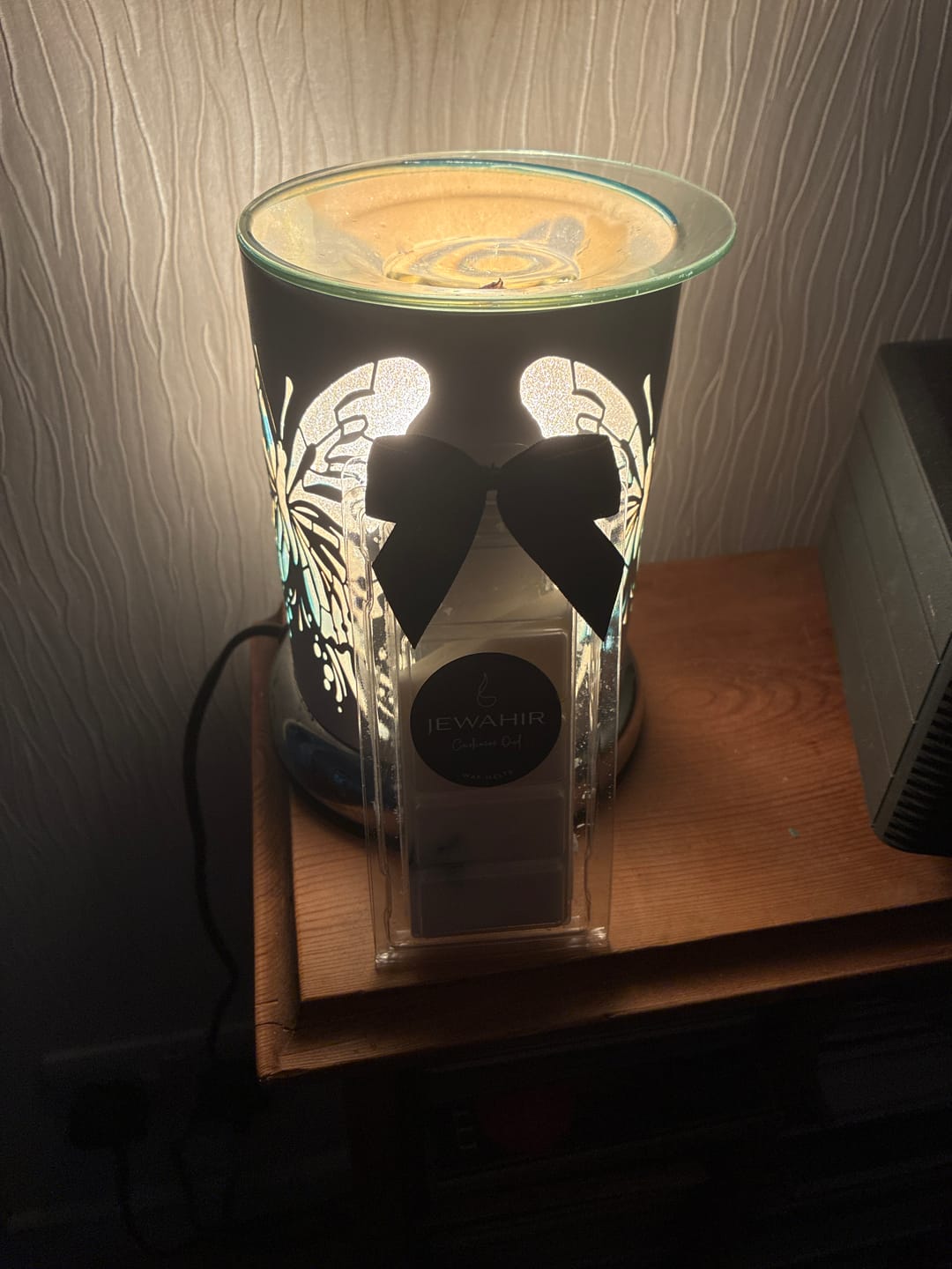 Customer photo review of Cashmere Oud Wax Melts