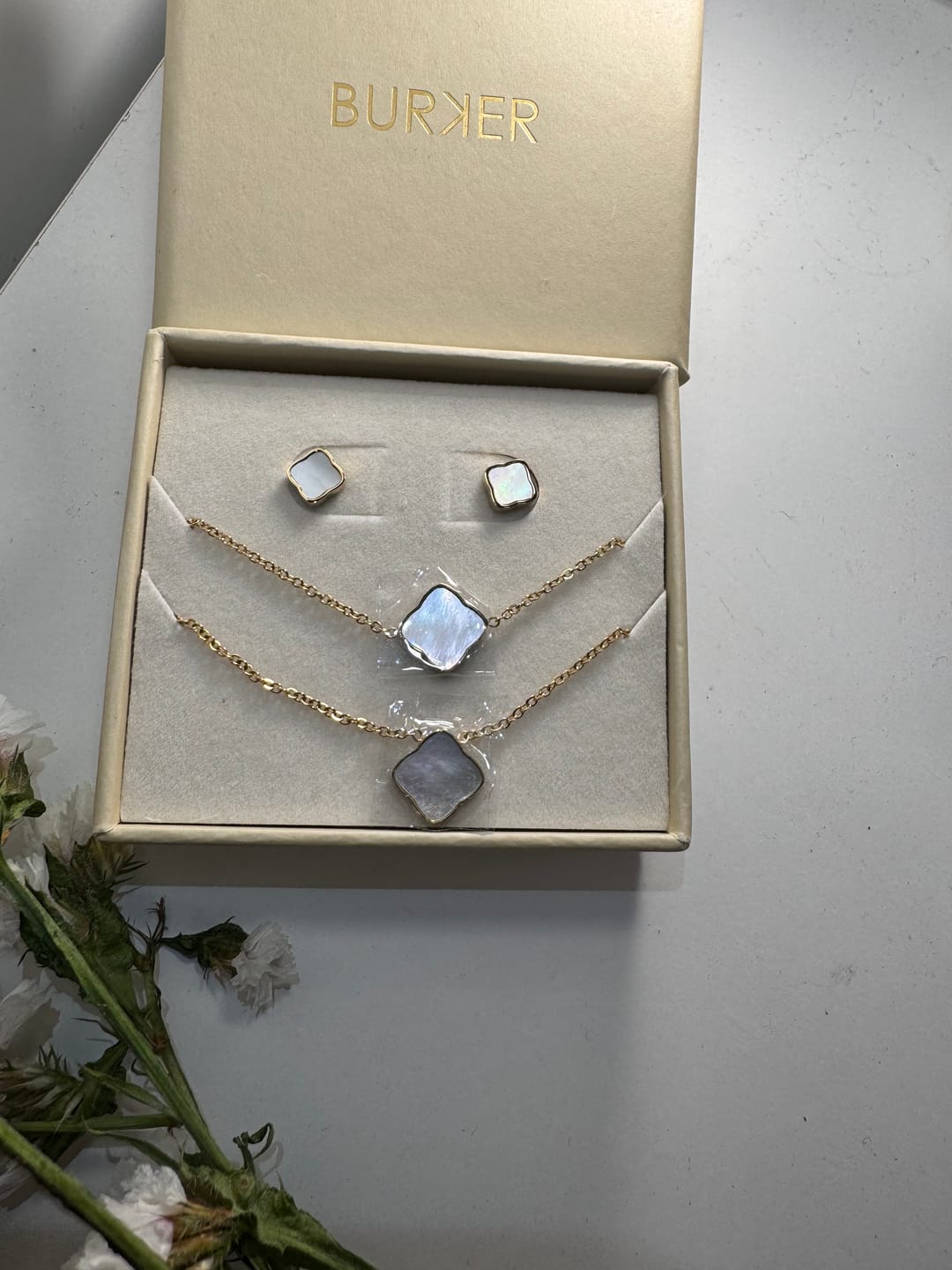 Customer photo review of Flora Gold White Set