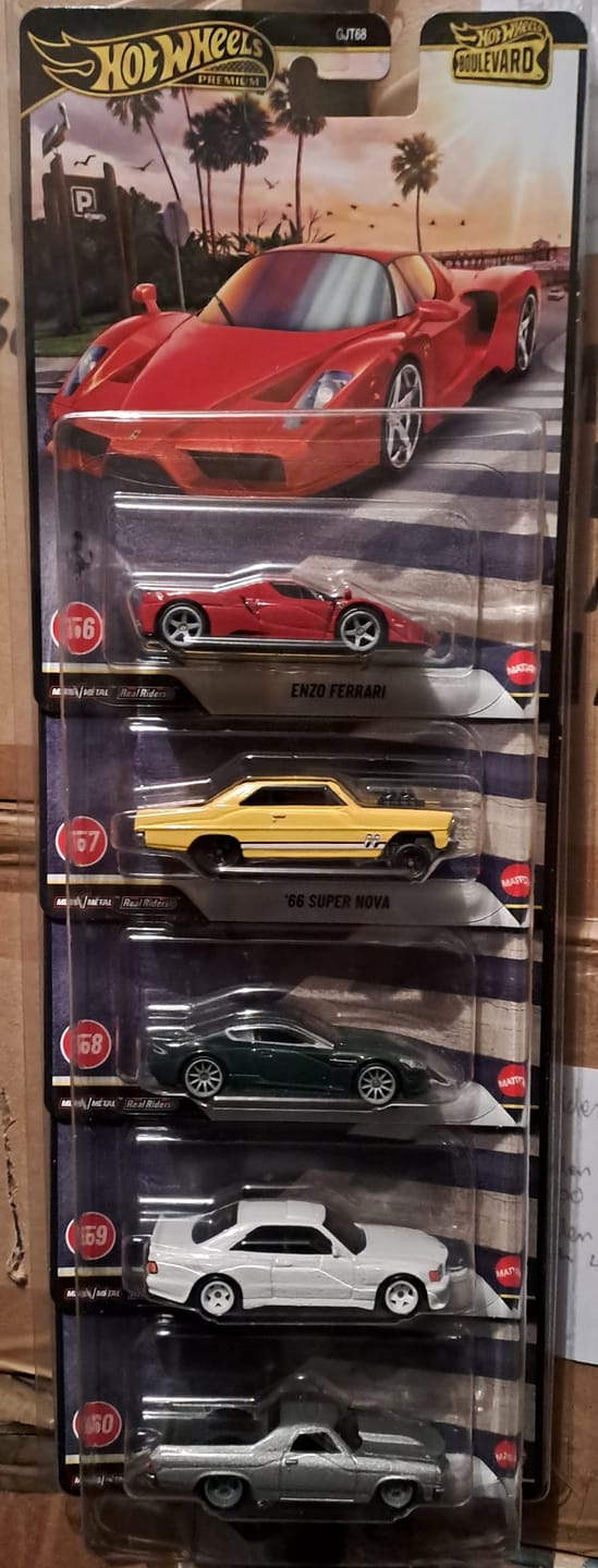 Customer photo review of (PRE-ORDER) Hot Wheels Premium 1:64 Boulevard 2026 Set 1-5