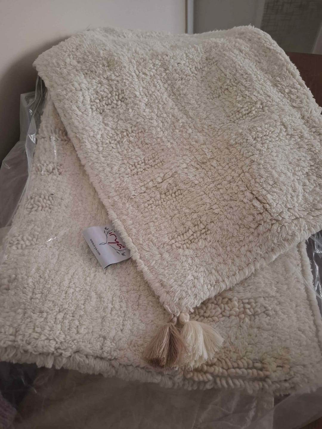 Customer photo review of Togo %100 Pamuk Püsküllü Banyo Paspası Ekru