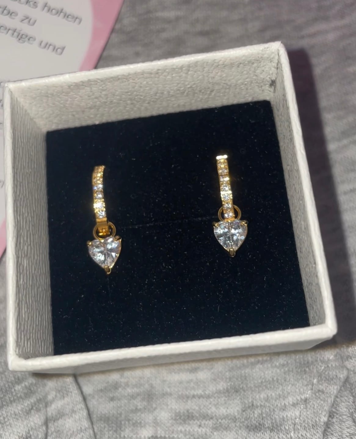 Customer photo review of Drop Heart Ohrringe | 18K vergoldet