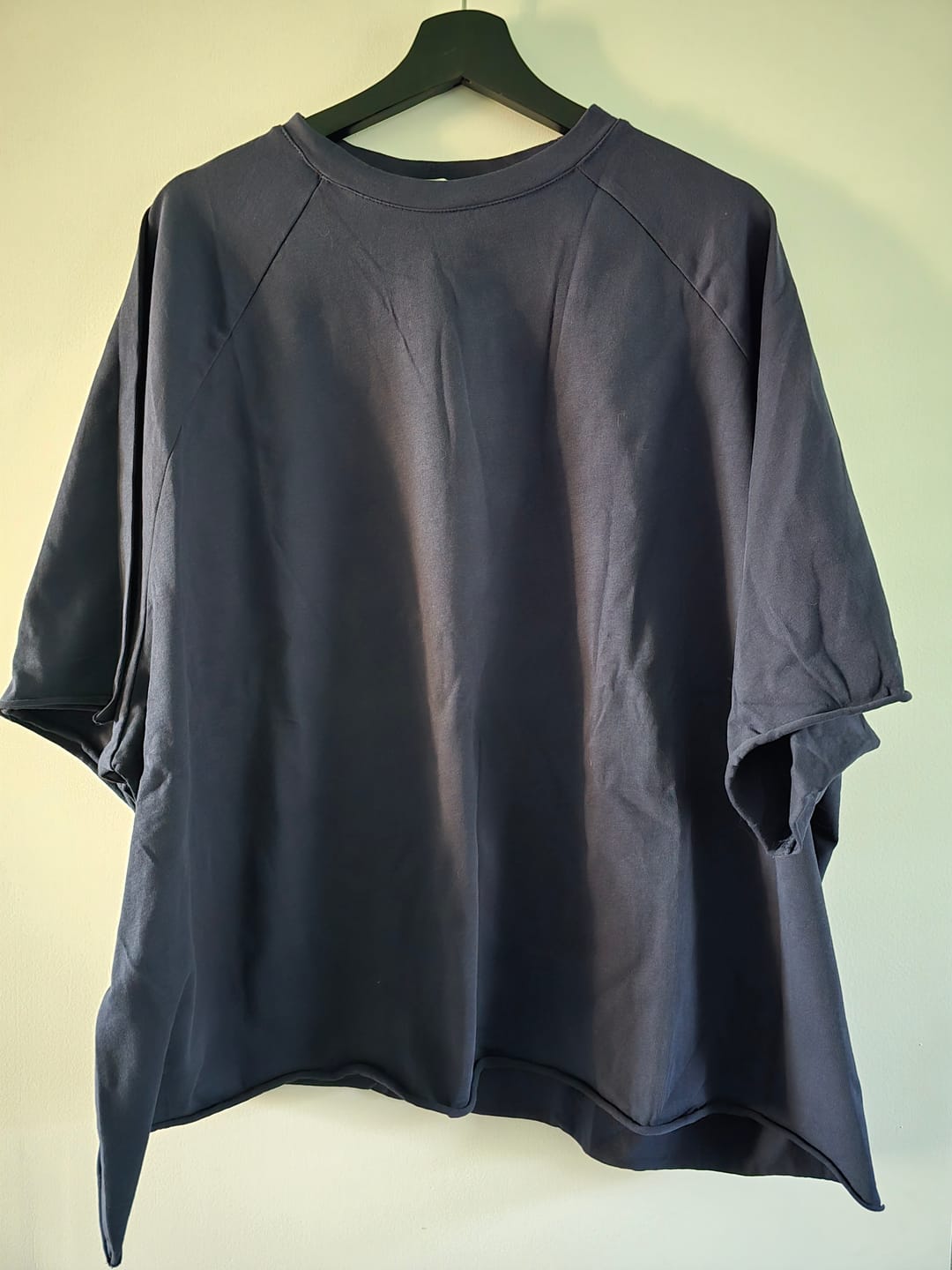 Customer photo review of MILO OVERSIZED TEE - DARK BLUE
