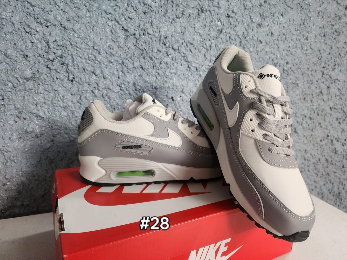 Customer photo review of Tenis Max 90 Gore Tex Photom Dust Importado