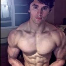 Customer's muscular physique after using Trenboplex Oral XT Labs, showing defined upper body.