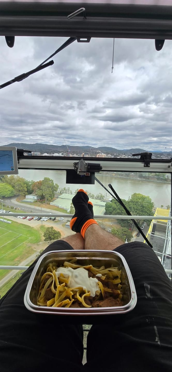 Customer photo review of Tradie TuckerBox™ - 1L Wireless & Self Heating Lunchbox