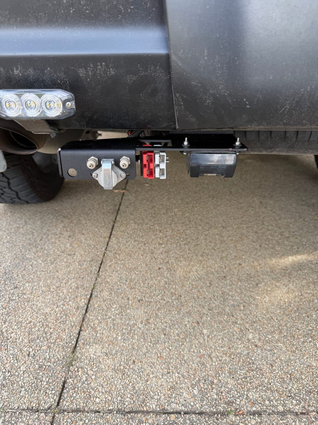 Customer photo review of Trailer Bracket - 300 Series Toyota LandCruiser