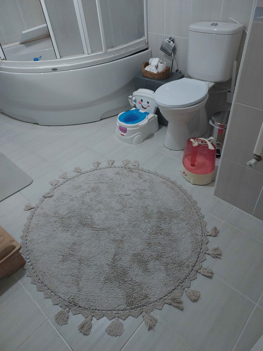 Customer photo review of Lowell Yuvarlak Banyo Paspası %100 Pamuk 100x100 Pembe