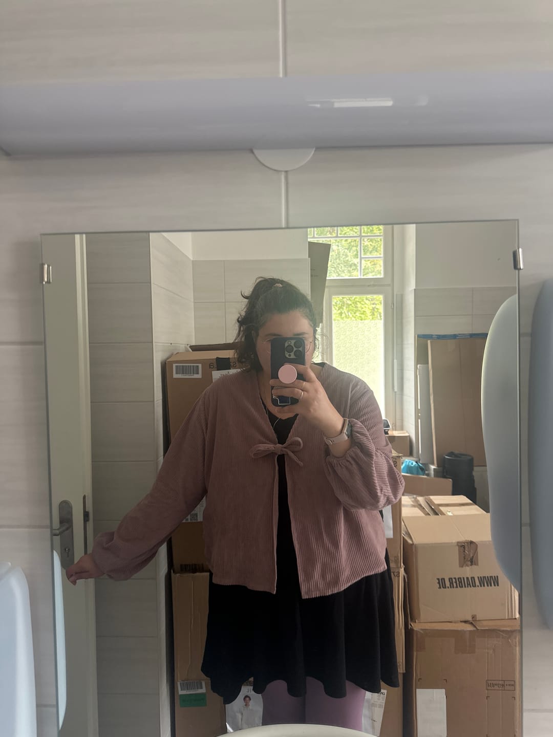 Customer photo review of Bärbel | Binde-Cardigan mit Ballonärmeln | Velvetcord flieder