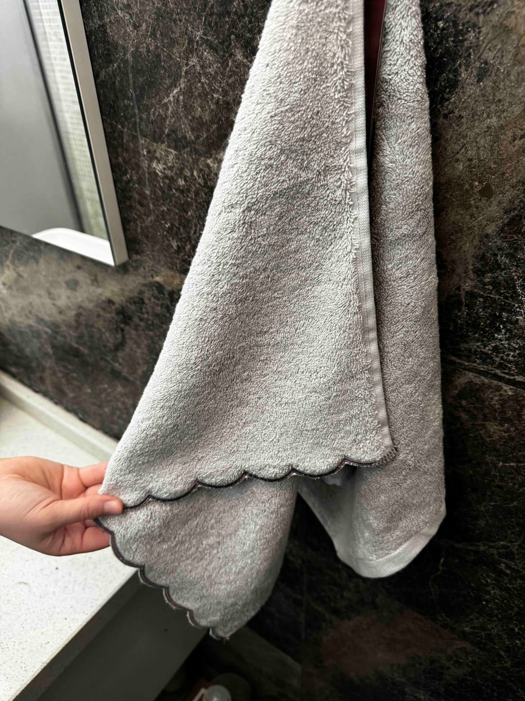 Customer photo review of Lindy Bambu Yüz Havlusu 50x90 cm Cool Gray