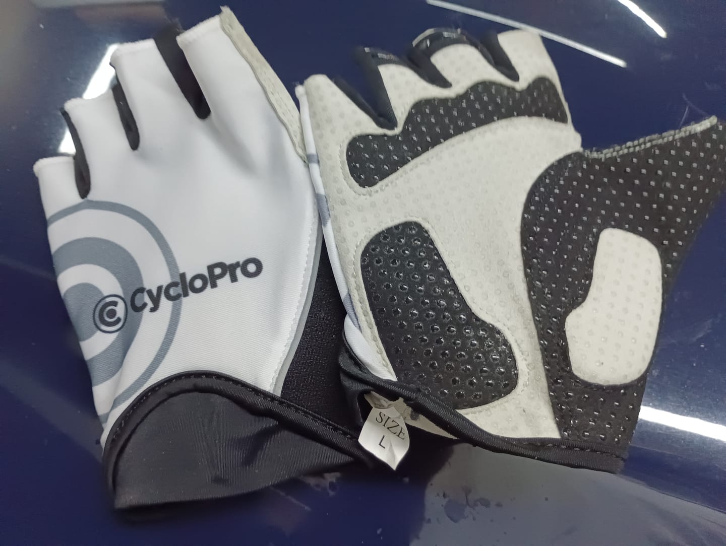 Customer photo review of Mitaines Vélo Blanches - ConfortMax