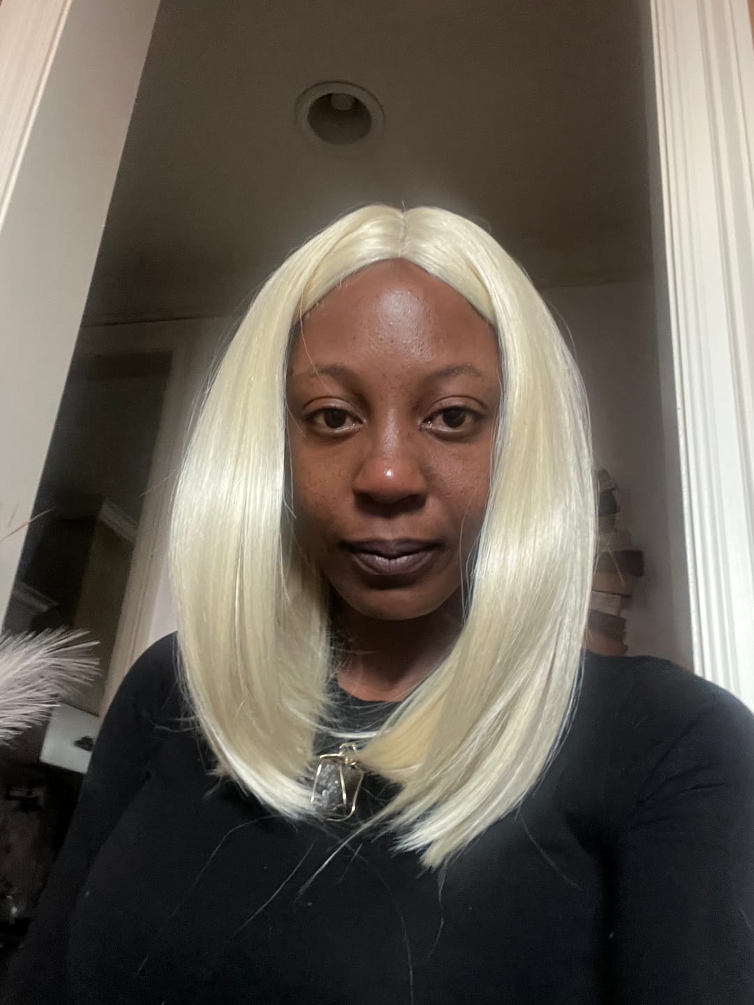 Customer photo review of Outre The Daily Wig Lace Part Wig - JANIYA
