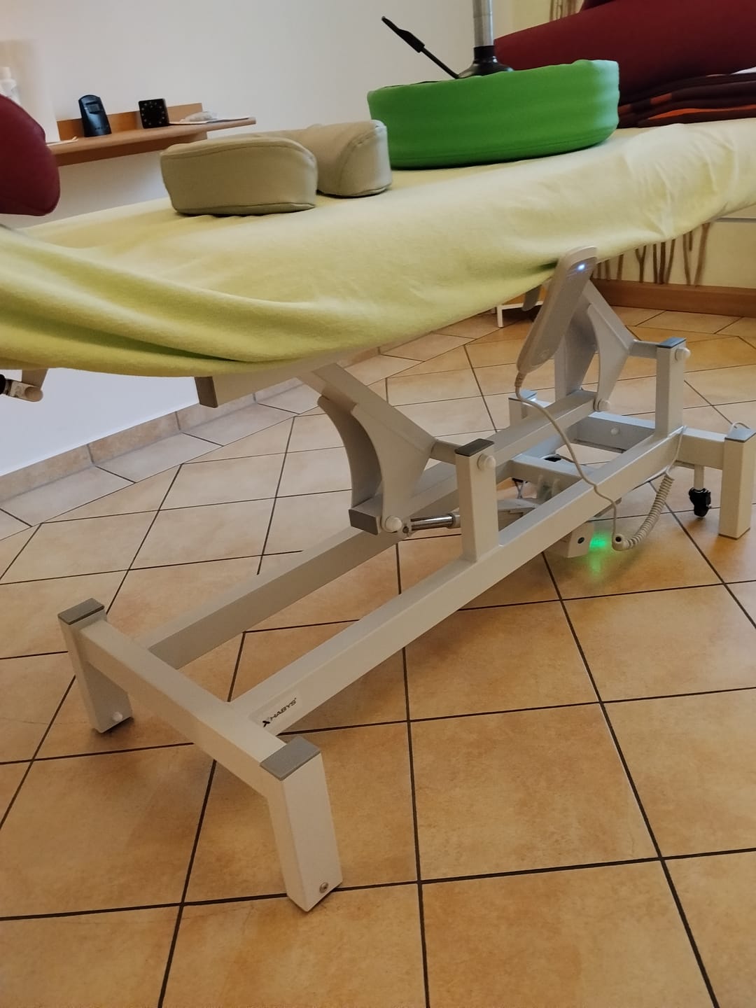 Customer photo review of Massageliege Elektrisch Fortis 4 Ergo | 4-Segmente | Handfernbedienung