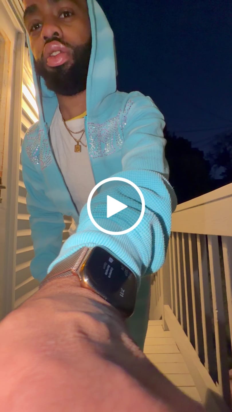 Customer video review of CLOUD9 SWEATS