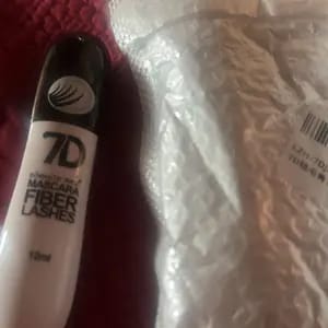 Customer photo review of Volume e Lunghezza Mascara a Fibre di Seta Resistente all'Acqua
