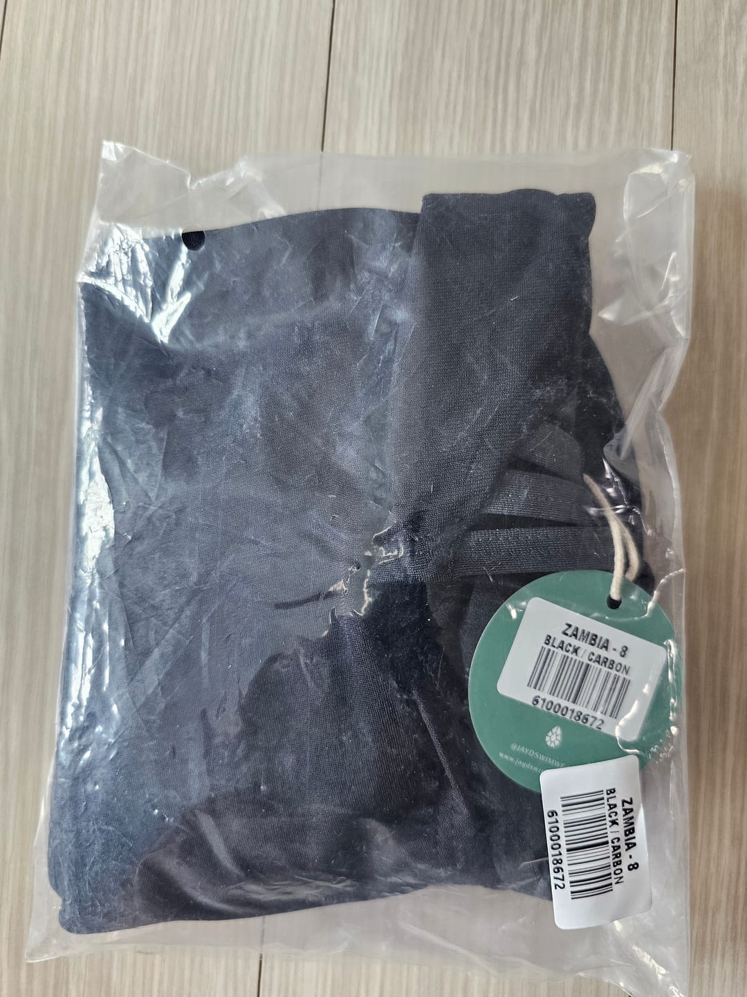 Customer photo review of LENNOX ONE PIECE - Black|Flare