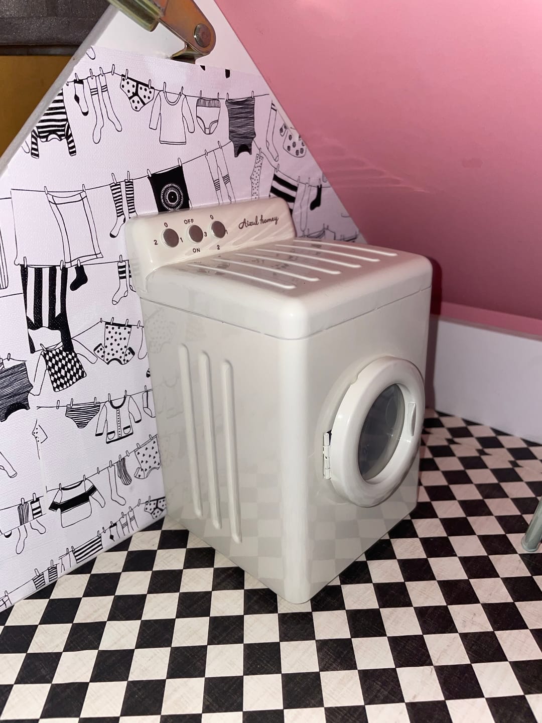 Customer photo review of Washing Machine -1/6 Scale Dollhouse Miniature-Door can Open