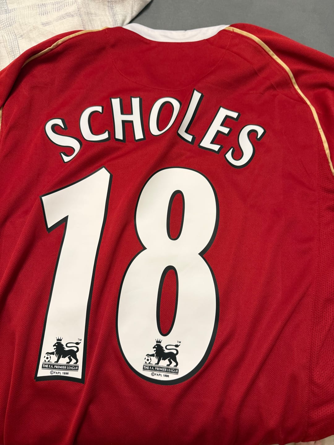 Customer photo review of Paul Scholes Manchester United 2006-2007 Red Jersey Trikot