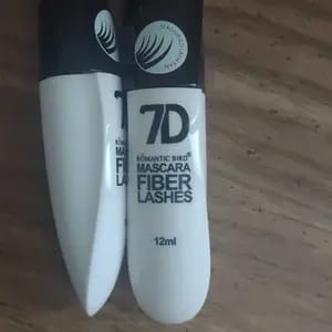 Customer photo review of Volume e Lunghezza Mascara a Fibre di Seta Resistente all'Acqua