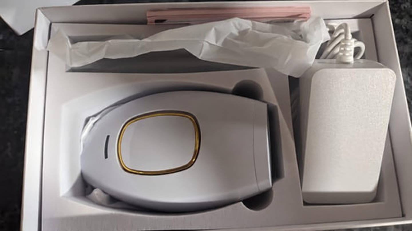 Customer photo review of Voise IPL hair removal device US