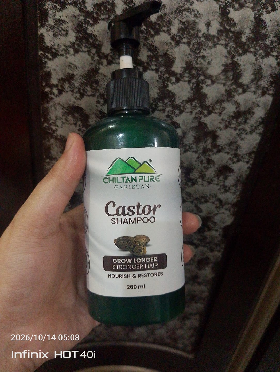 Customer photo review of Castor Shampoo – Helps Moisturize & Regrow Strong Healthy Hair [ارنڈی] 250ml