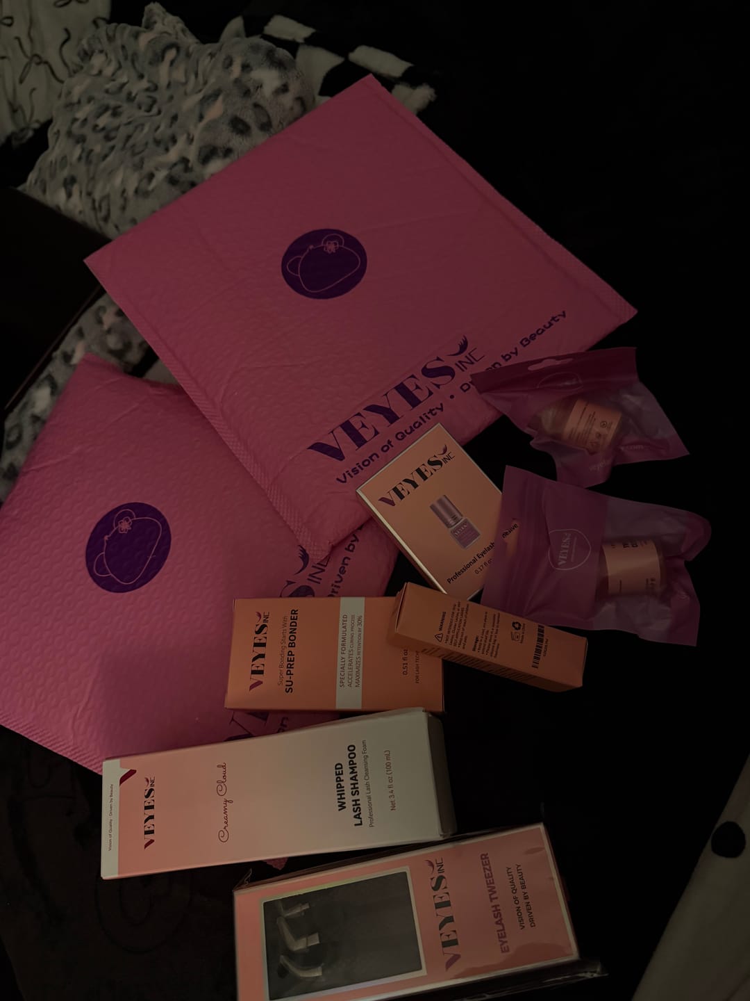 Customer photo review of Noir Fiber Tweezer Kit