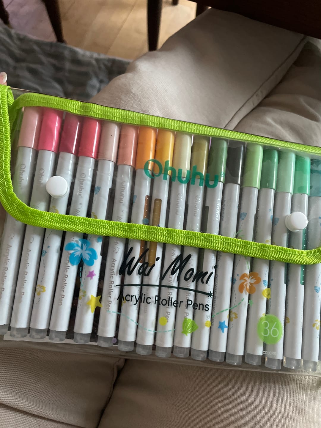 Customer photo review of Ohuhu Wai Momi Acrylic Gel Pens