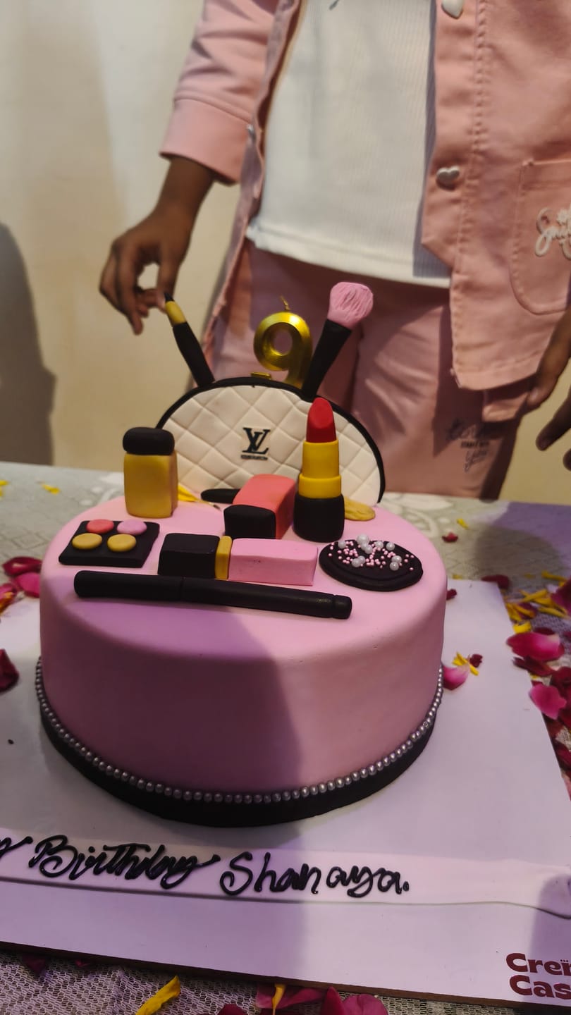 Customer photo review of Fashion Makeup Birthday Cake