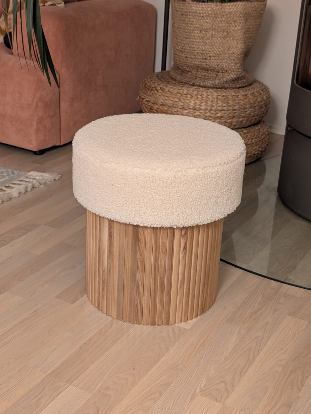 Customer photo review of OTSU - Pouf en bouclettes blanches et base en bois