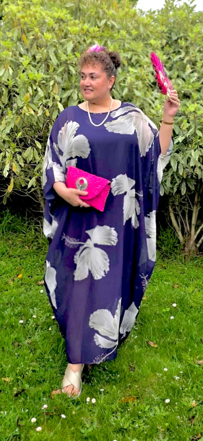 Customer photo review of The Pearl Clutch
