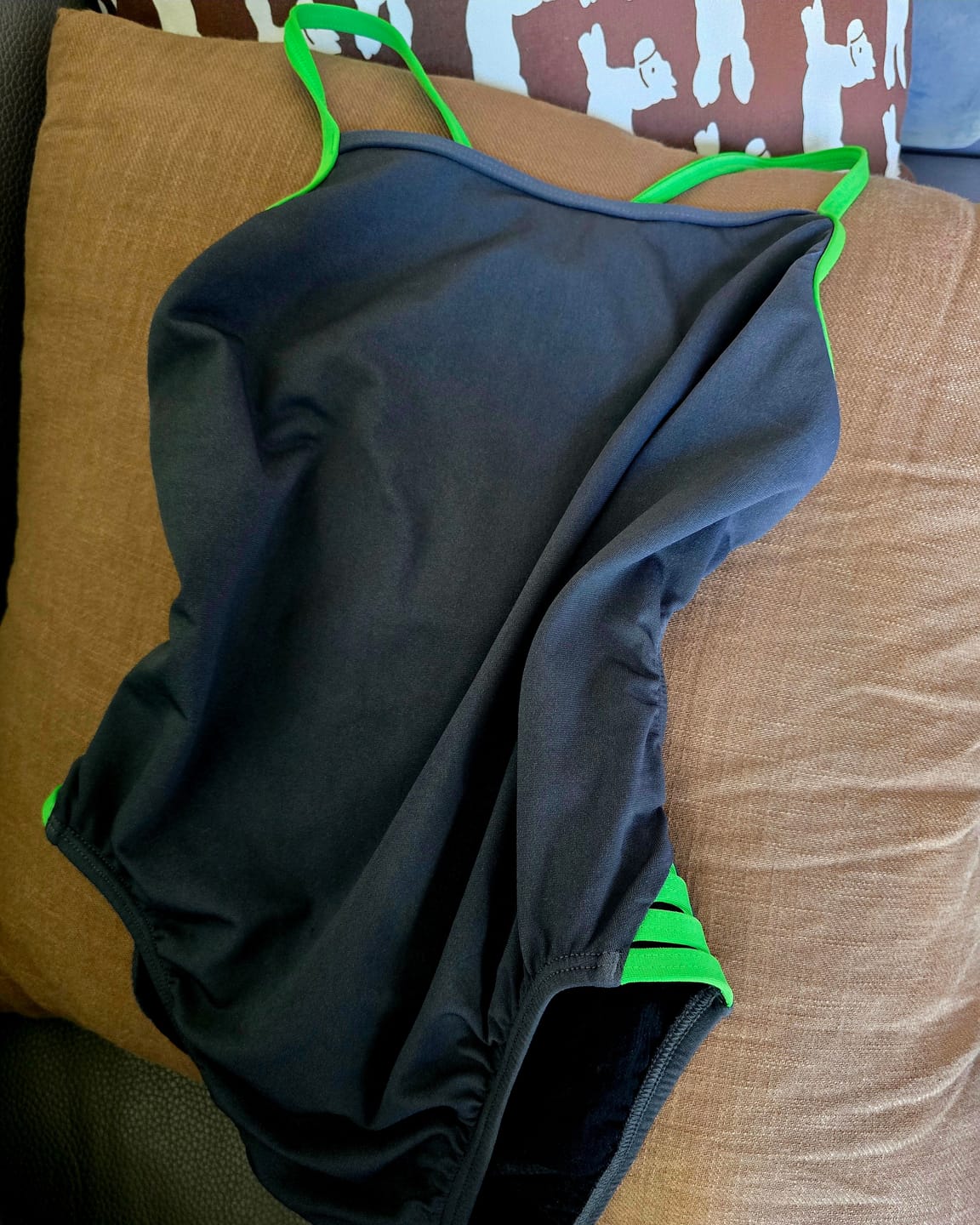 Customer photo review of ZAMBIA ONE PIECE - Carbon|Moss