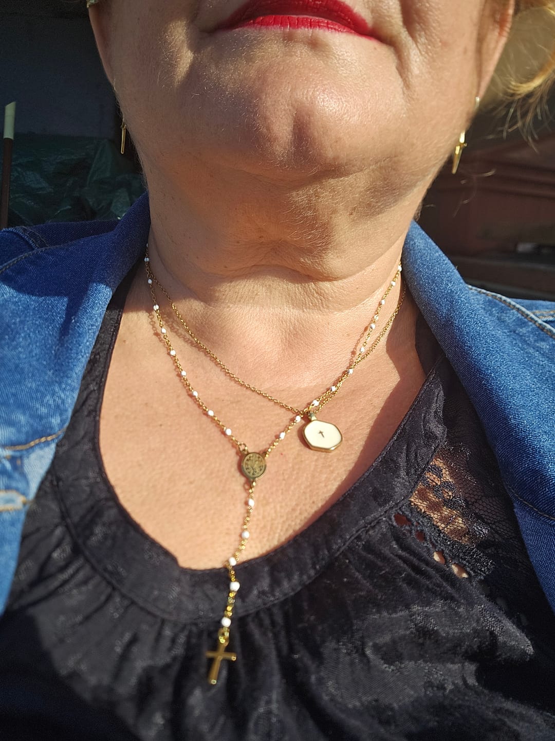 Customer photo review of Collier Religieux à Pendentif Croix de la Vierge Marie