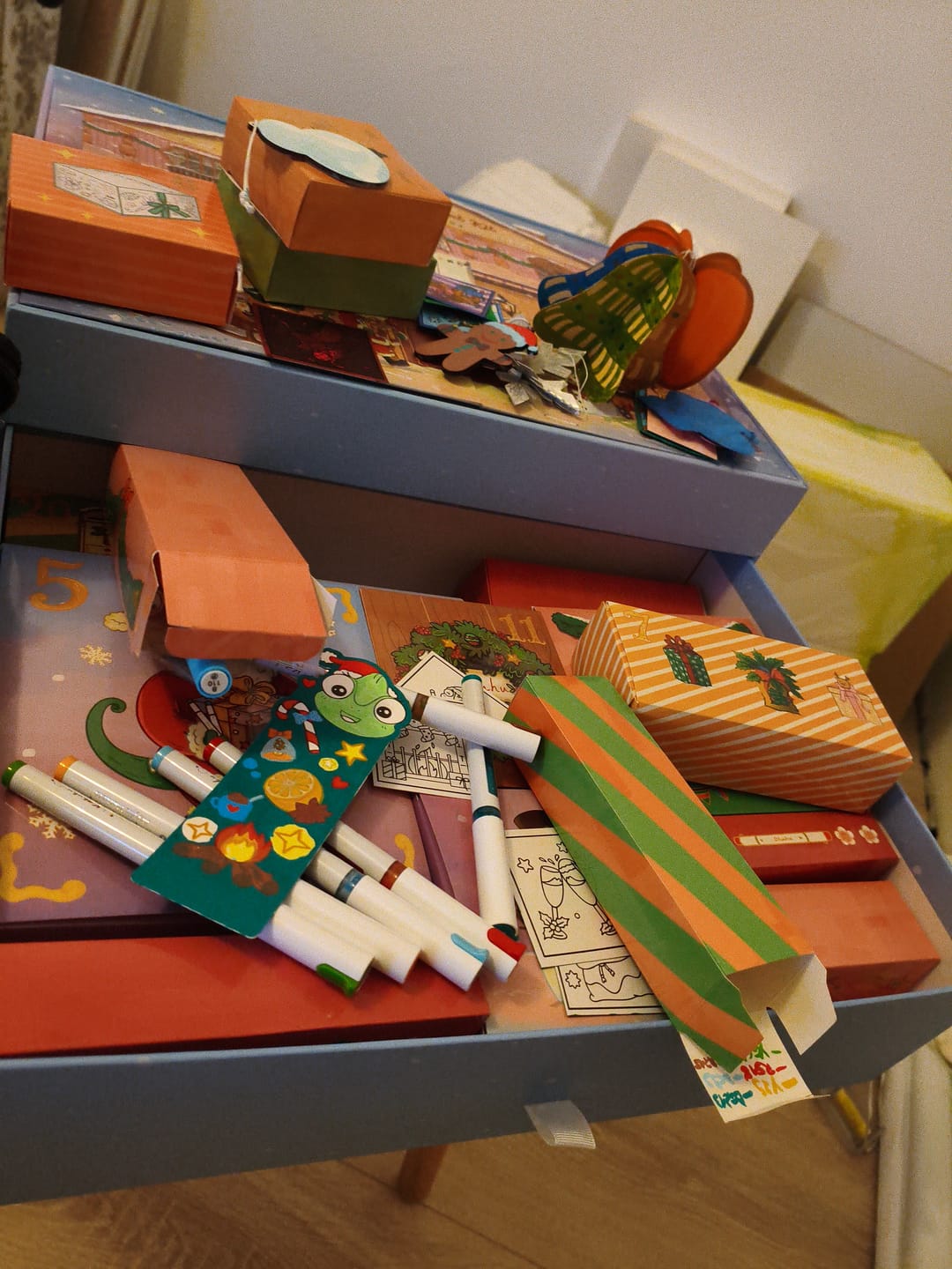 Customer photo review of Ohuhu Christmas Advent Calendar 2026, 24 Days Countdown Gift Kit