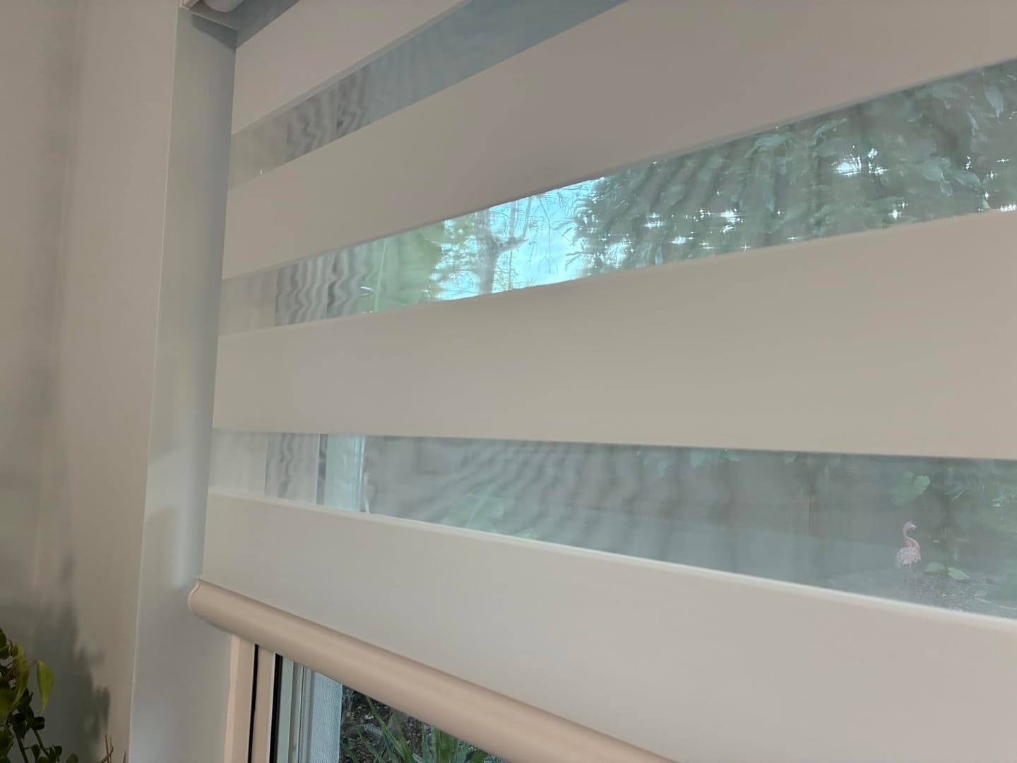 Customer photo review of Bringnox Motorized Zebra Roller Blinds 100% Blackout