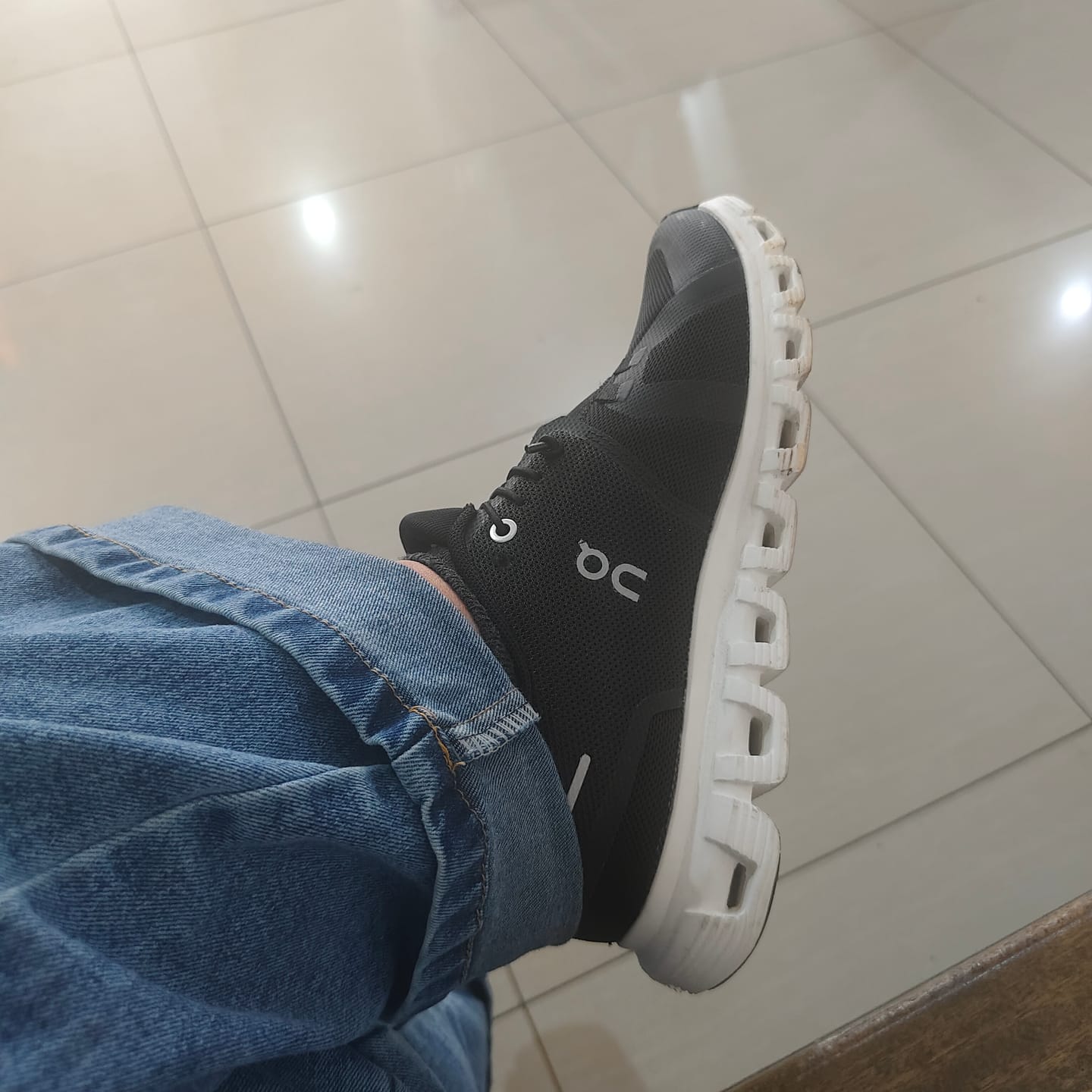 Customer photo review of Cloud 6 Black | White - BWL