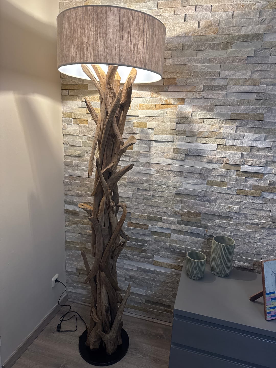 Customer photo review of Stehlampe Teakholz BLUMA  | Höhe 180 cm | inkl. Lampenschirm
