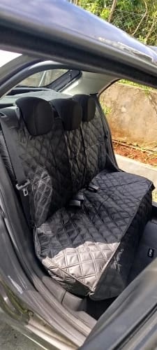 Customer photo review of Protector Impermeable para el asiento trasero del coche para perros