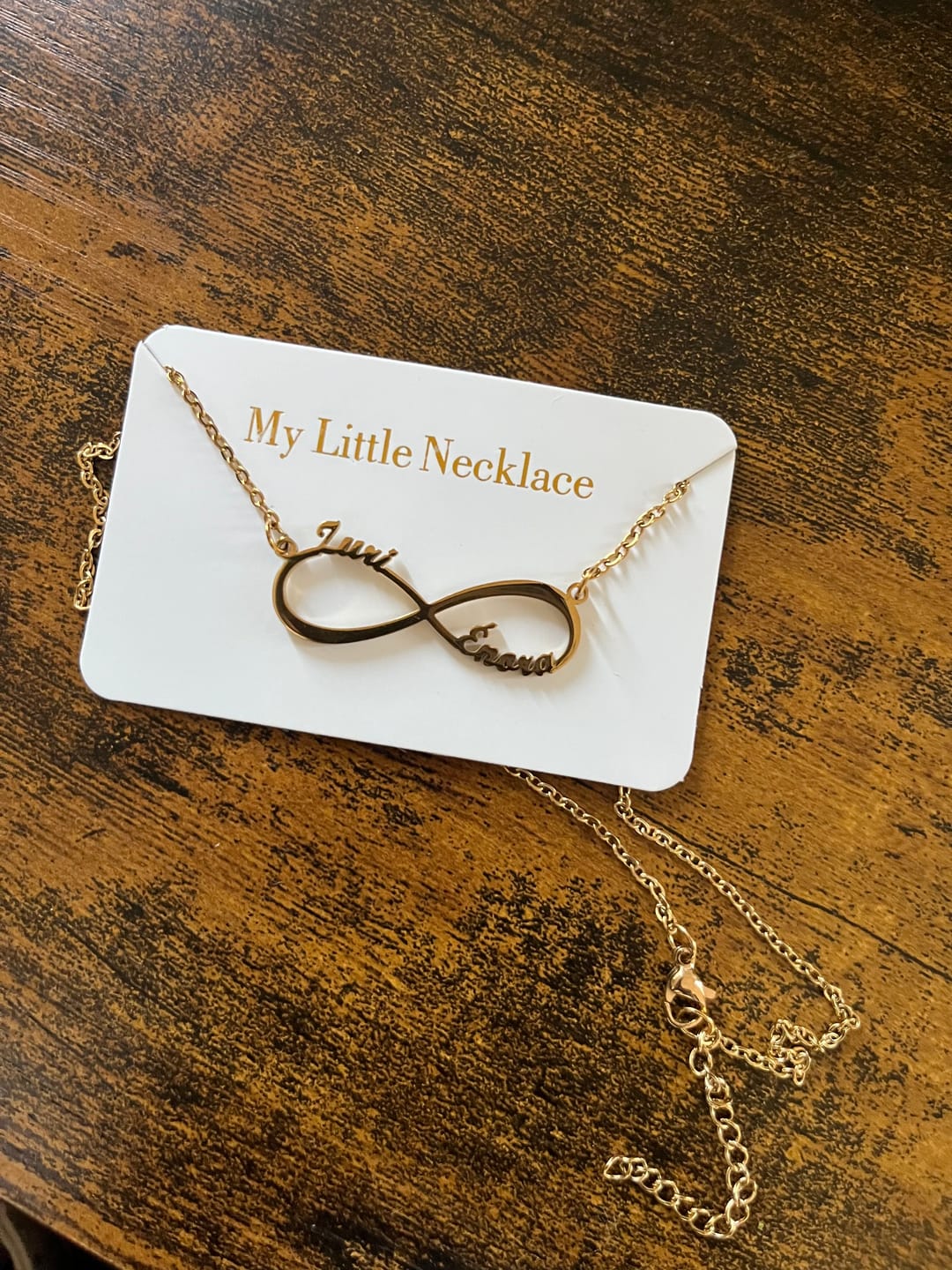 Customer photo review of Collier Infini Personnalisé Deux Prénoms