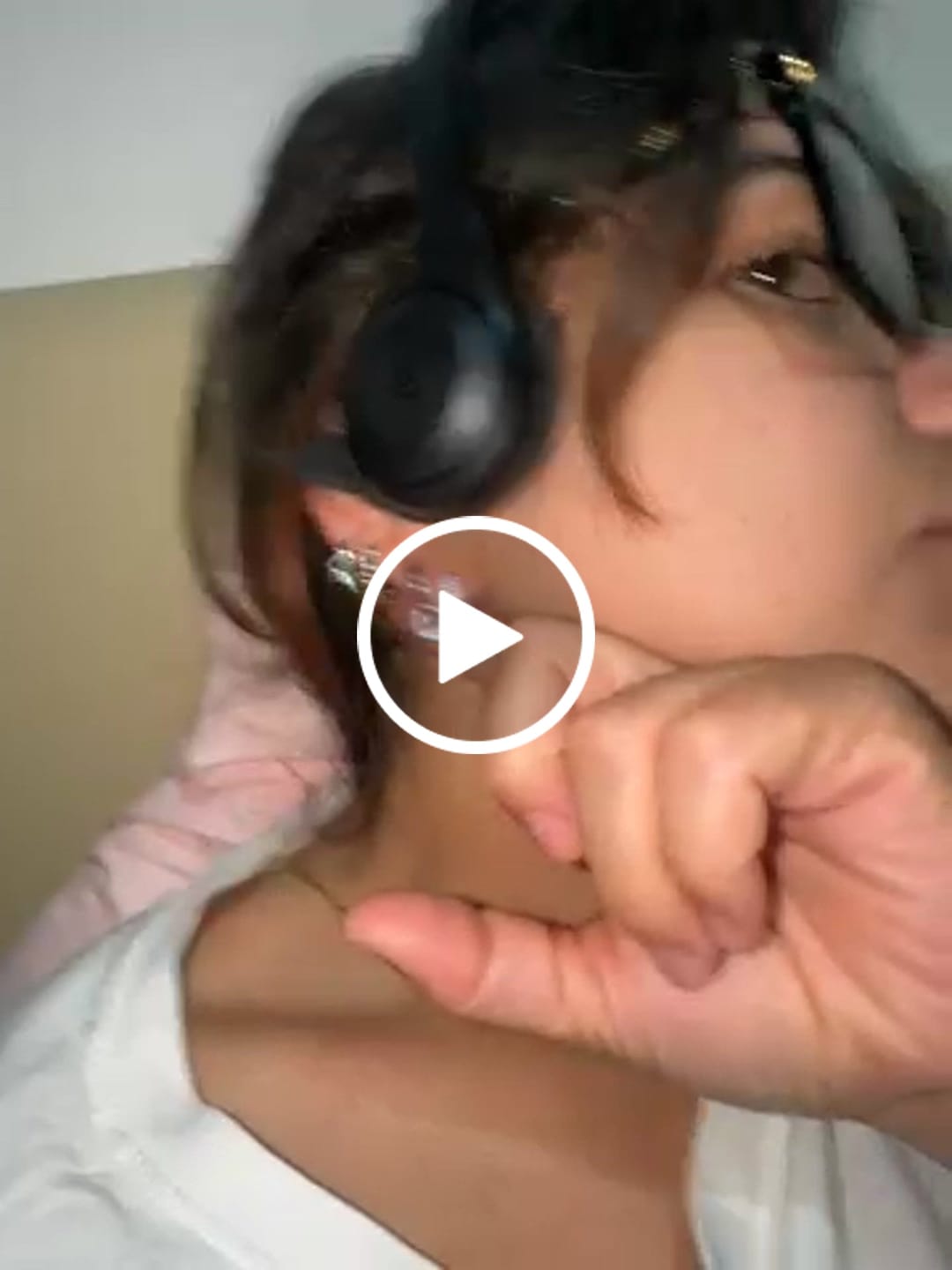 Customer video review of Collar Letra Amor