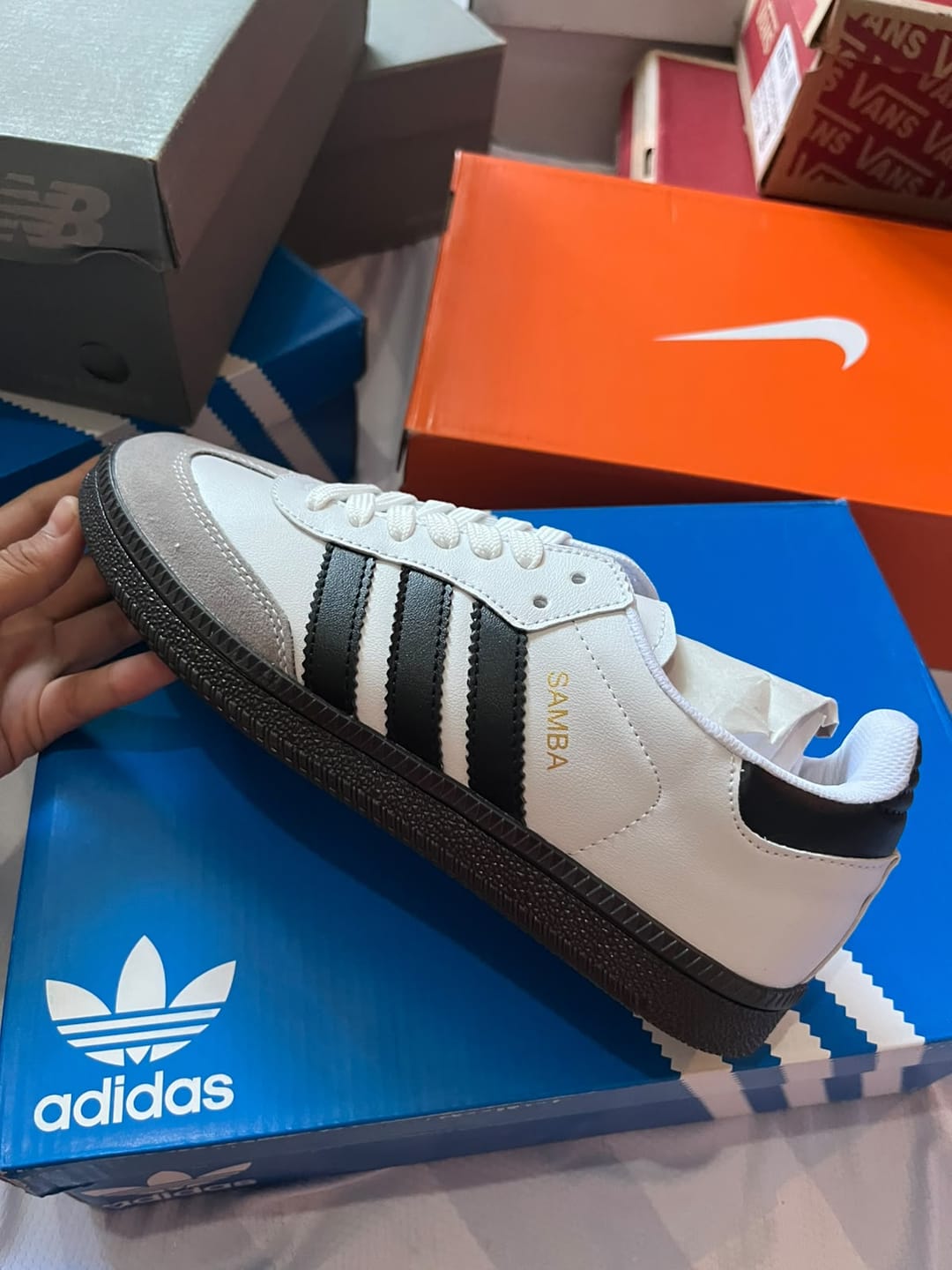 Customer photo review of Tenis Smb OG Blanco Negro